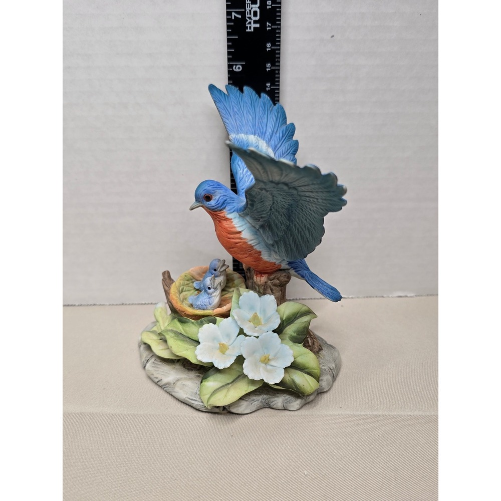 Jonathan Byron Bluebird with Babies Ceramic Figurine Bird Nesteith Hatching